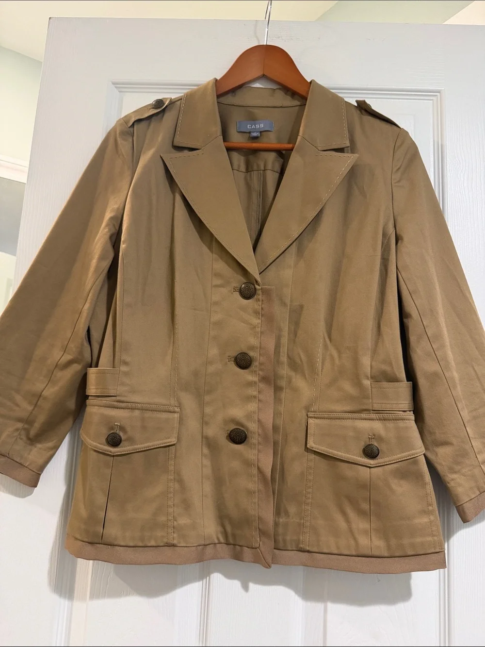 CASS Women's Tan Short Trench Coat with Button Front